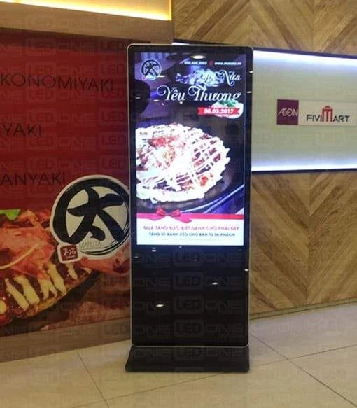 Màn hình quảng cáo LCD SAMSUNG / LG chân đứng 65 inch