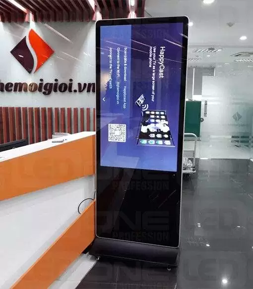 Màn hình quảng cáo LCD SAMSUNG / LG chân đứng 55 inch