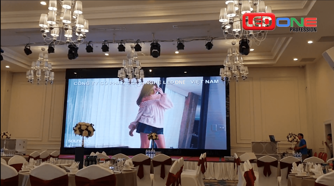 Thi công màn hình Led P4 trong nhà Phòng họp hội nghị huyện Bá Thước tỉnh Thanh Hóa  
