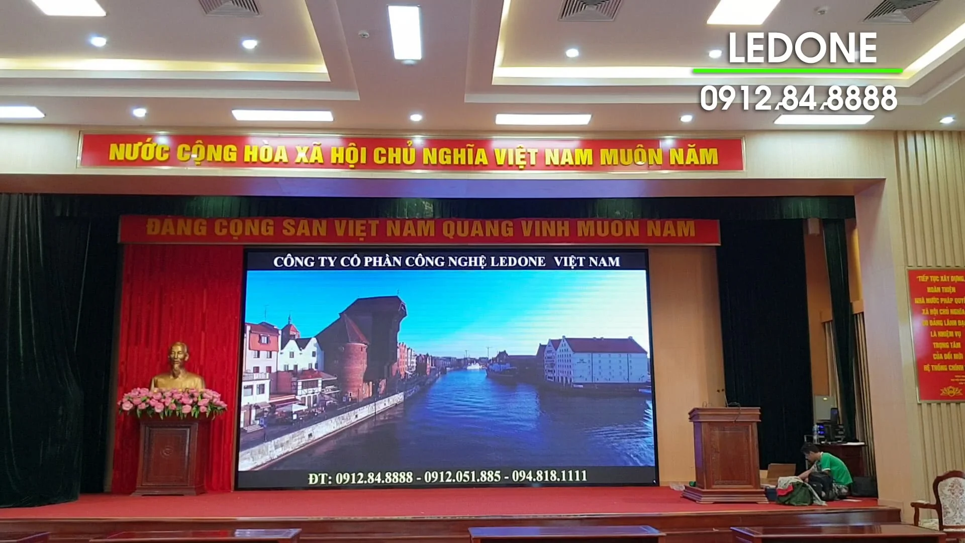 Thi công màn hình Led P4 tại Tập đoàn Viettel khu công nghiệp Láng Hòa Lạc - 11.900.000 VNĐ/m2  