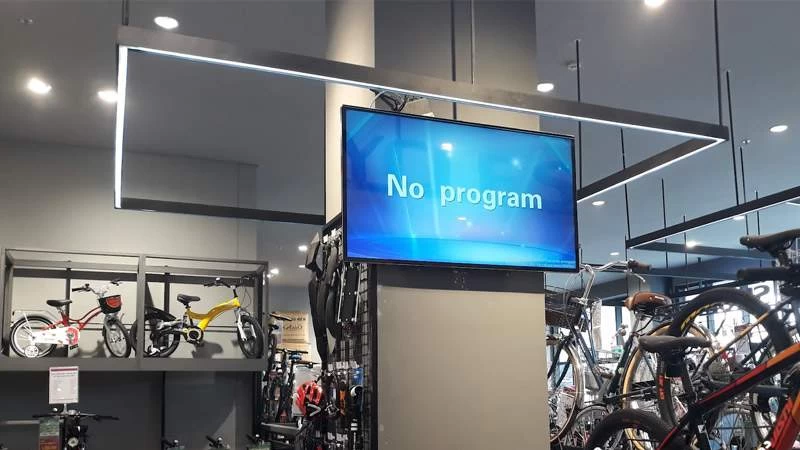 Thi công 5 màn hình quảng cáo treo tường 49" Wifi cho gian hàng Big Bicycle.  