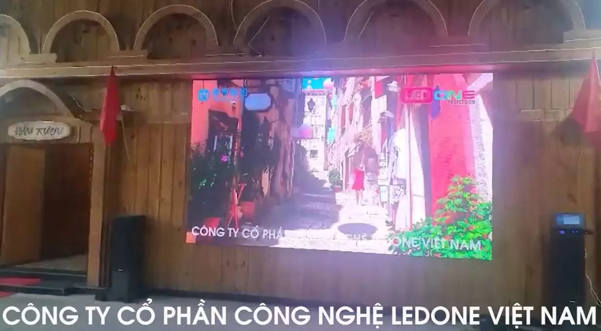 Thi công màn hình LED trong nhà P2 UBND Hoàng Su Phì Hà Giang  
