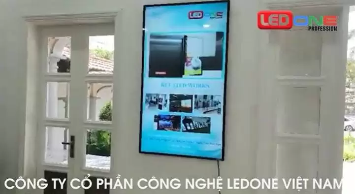 Thi công màn hình quảng cáo treo tường 43 inch tại LOTTE Mart Hà Nội  