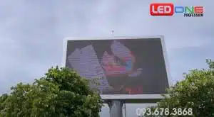 Thi công màn hình Đồng Hồ LED P3 ngoài trời tại khu đô thị Xuân Thành  
